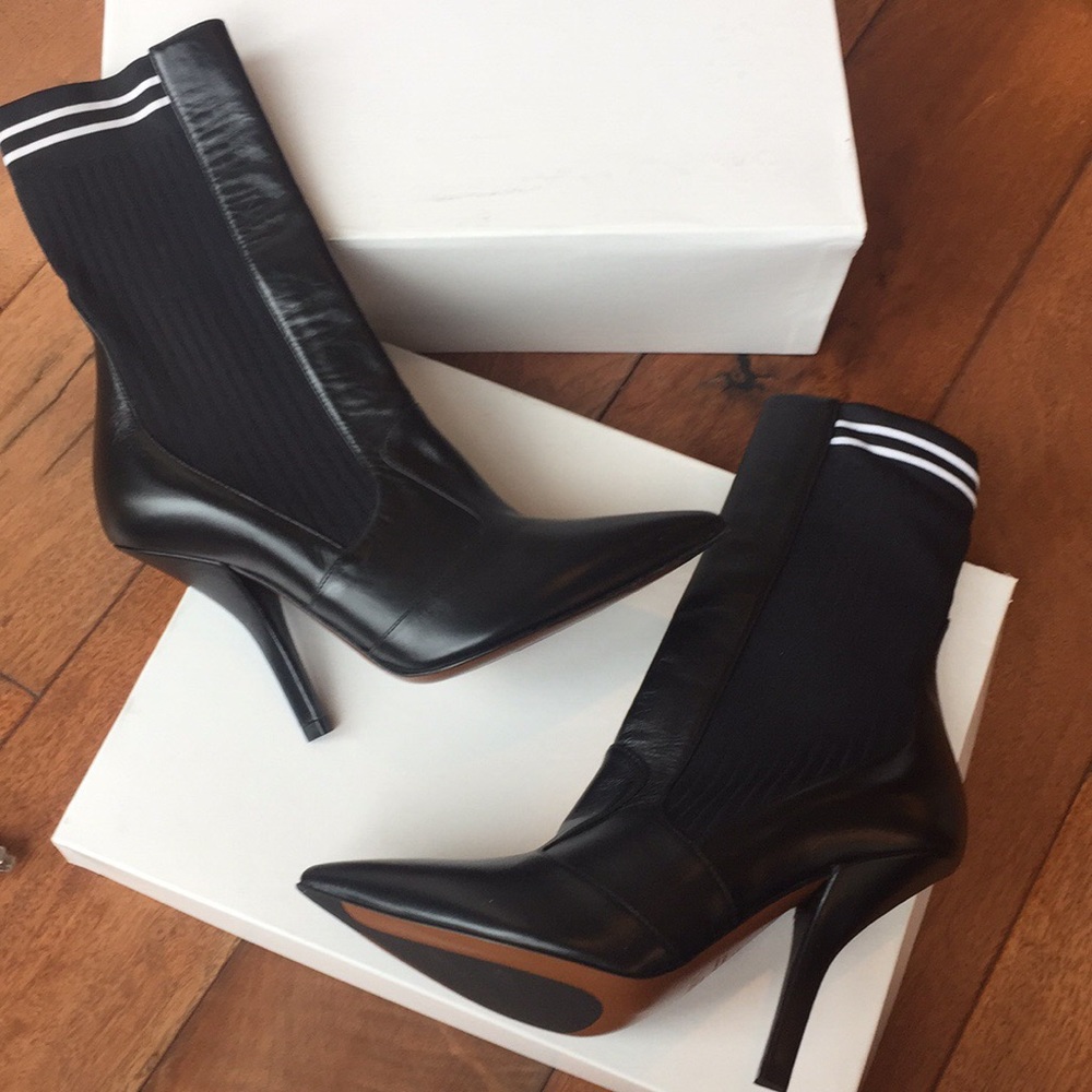 ——SOLD —-FENDI ankle Boots - Picture 2 of 7